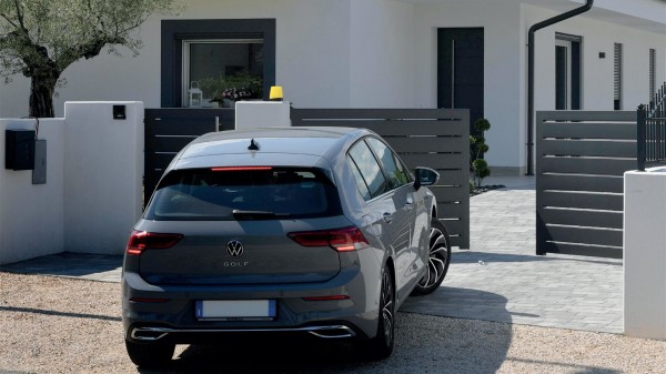 电梯平层不开门？三大原因与解决方法全解析